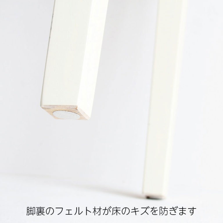 憧れの白系デスクで開放的なお部屋に アイボリー色 アンティーク調